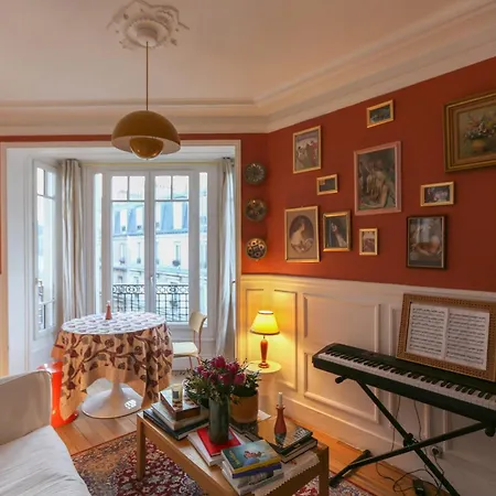 Apartment At The Heart Of Parisian Gourmets *