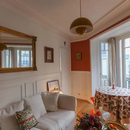 At The Heart Of Parisian Gourmets *